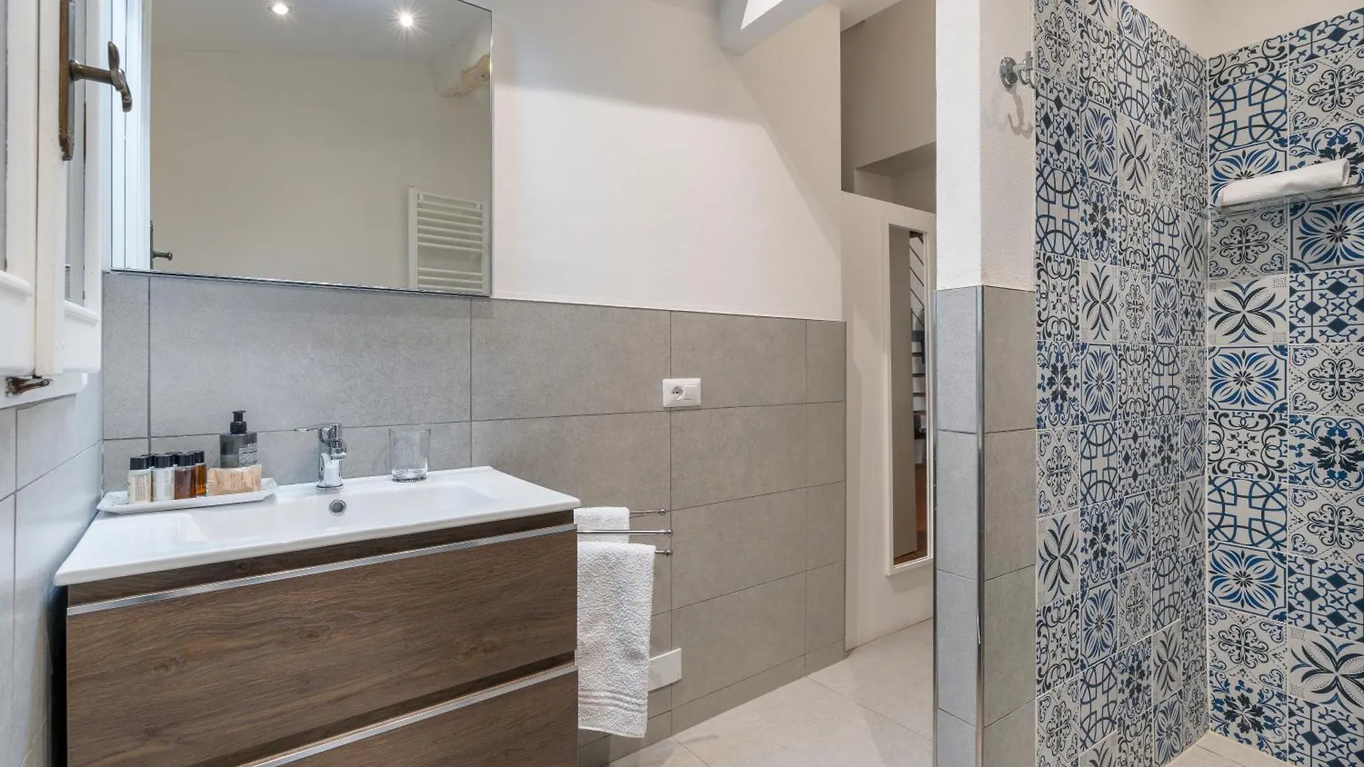 The Florence Tornabuoni Palace Boutique Apartments