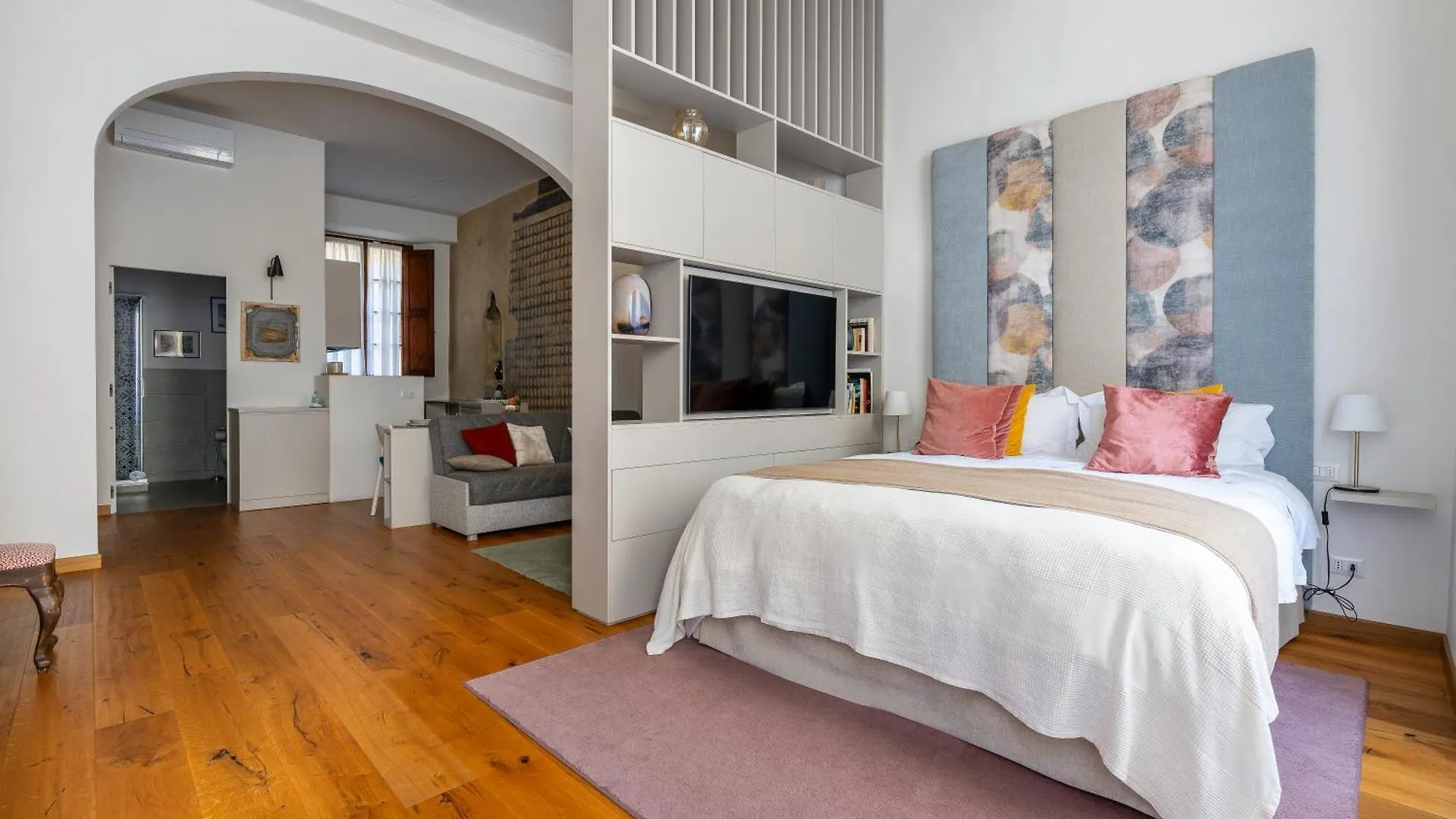 The Florence Tornabuoni Palace Boutique Apartments