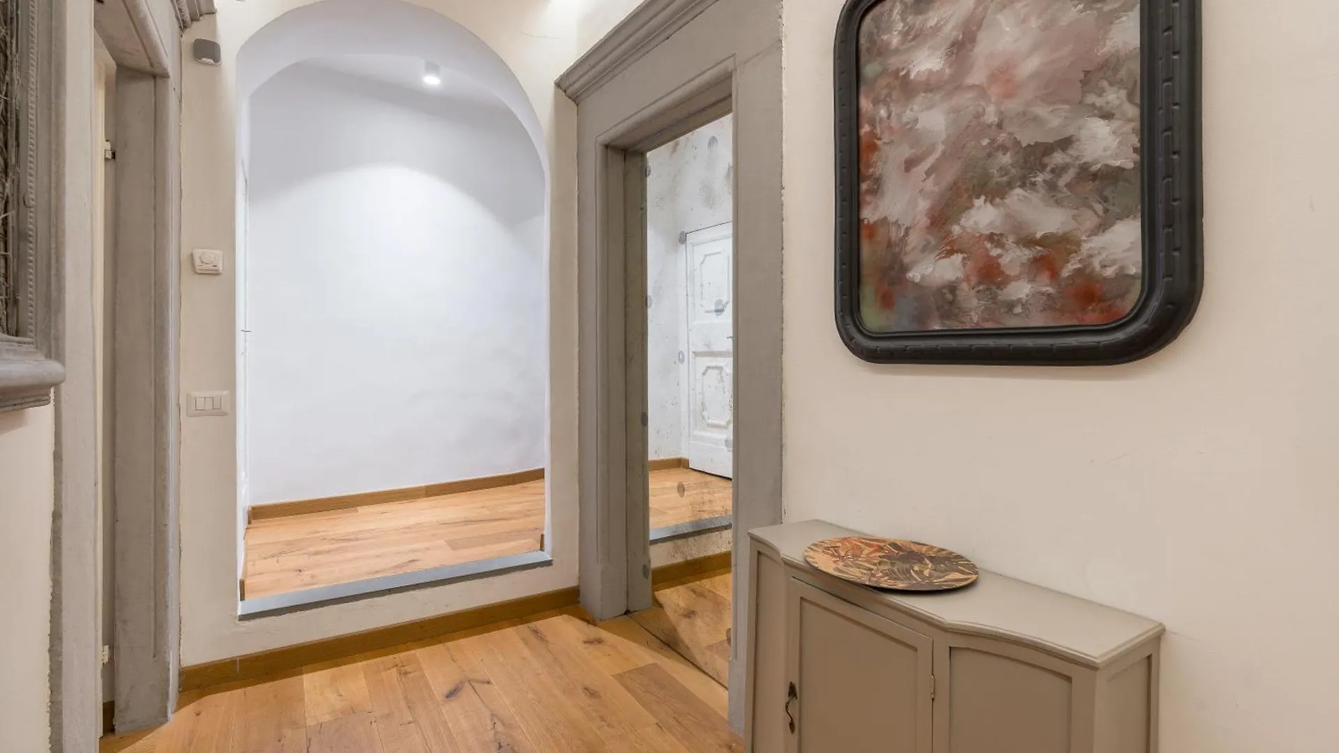 The Florence Tornabuoni Palace Boutique Apartments