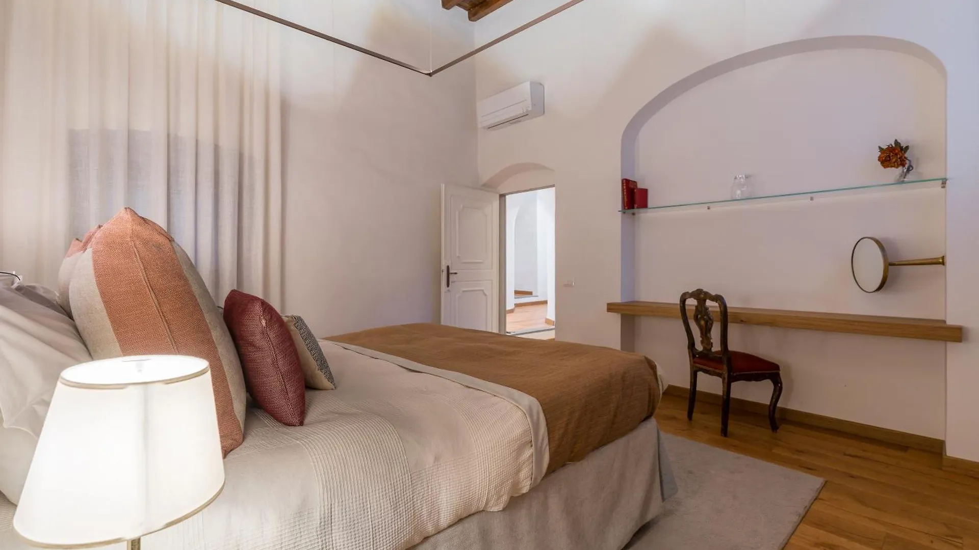 The Florence Tornabuoni Palace Boutique Apartments