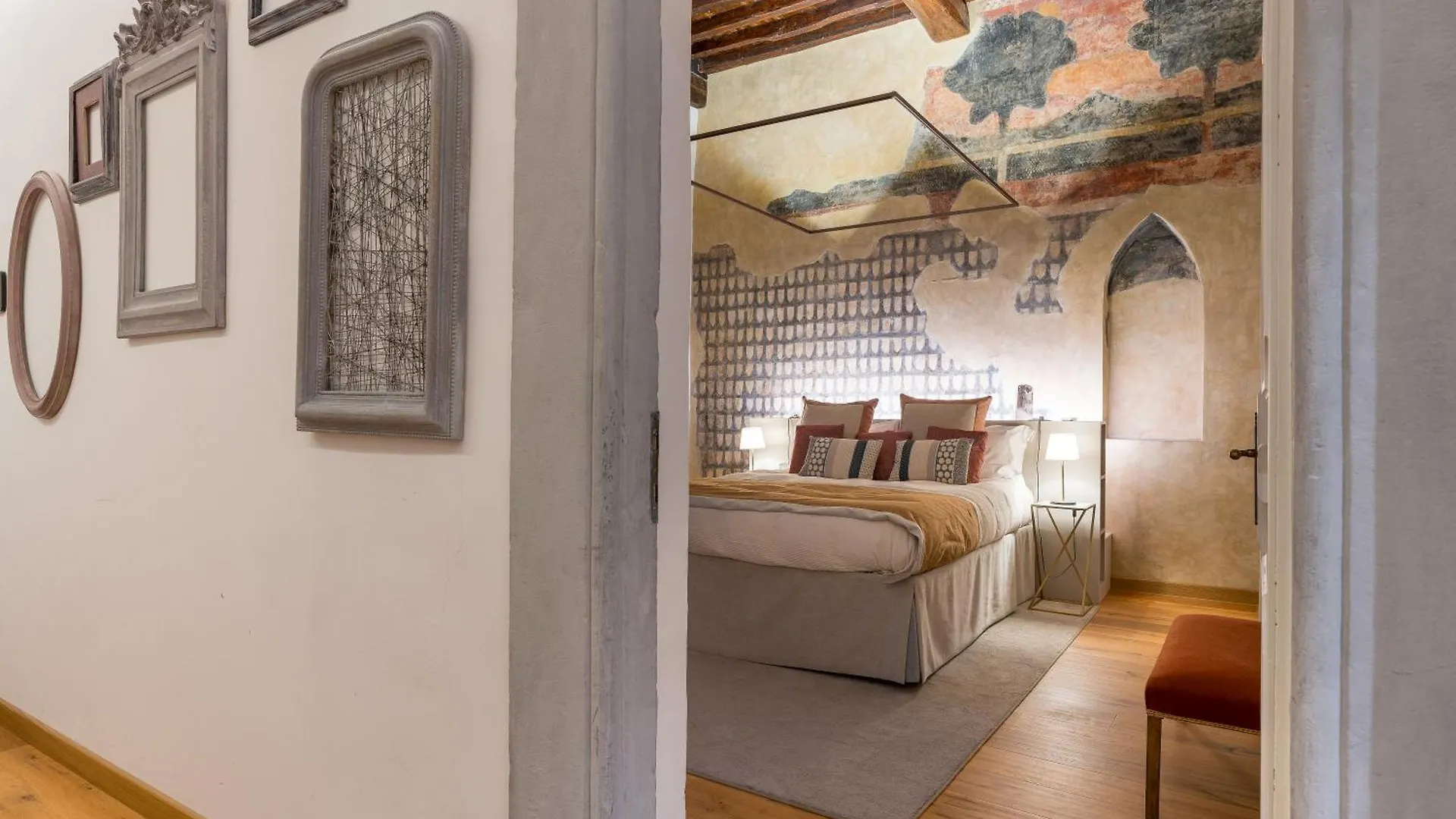 The Florence Tornabuoni Palace Boutique Apartments 0*,  Italy